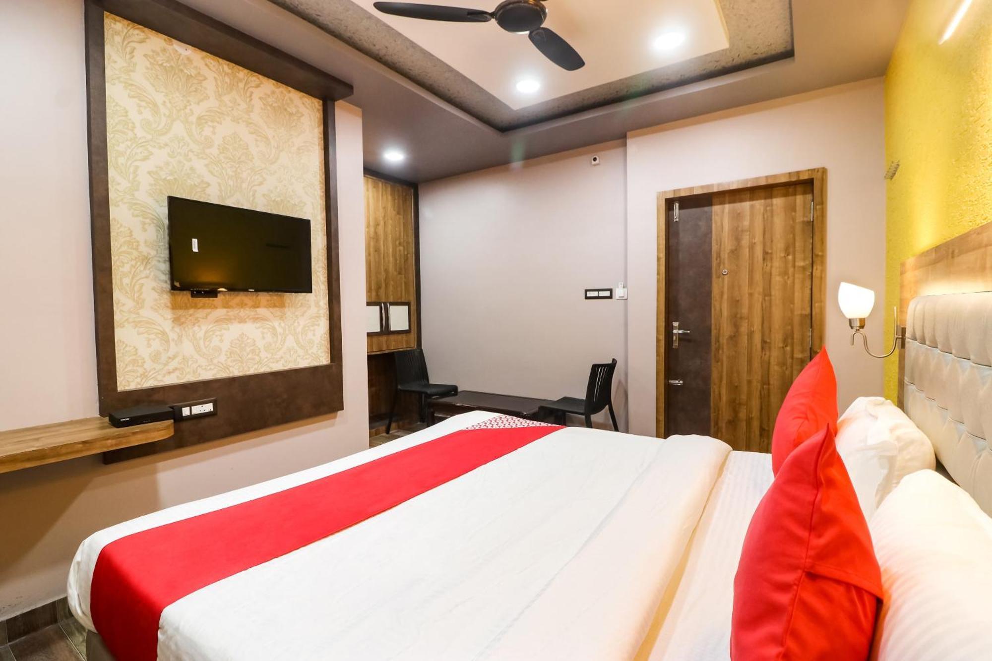Super Hotel O Padma Manor Brahmapur Esterno foto